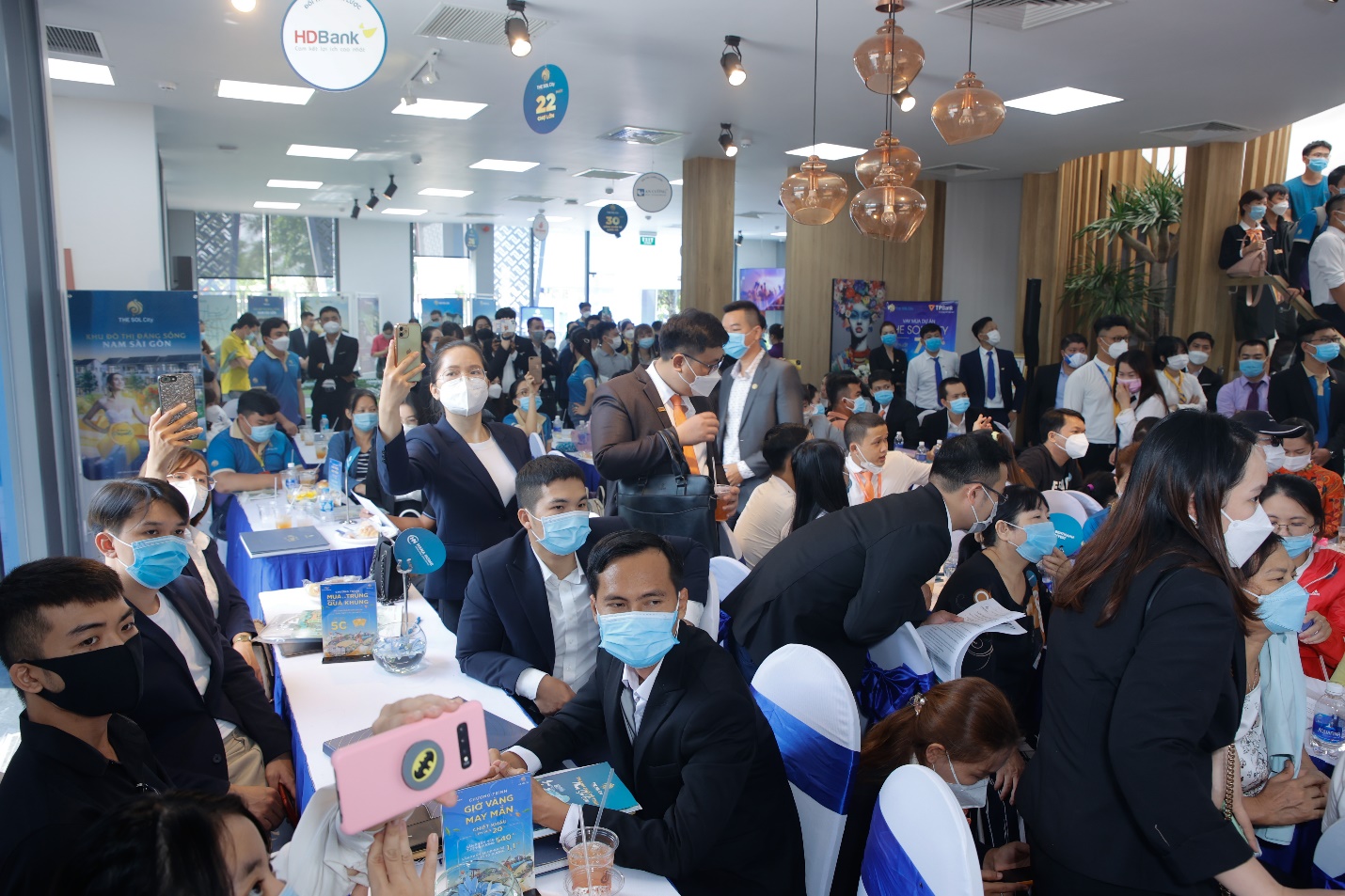 Sự kiện thu hút đông đảo khách hàng, nhà đầu tư và chuyên gia tư vấn.