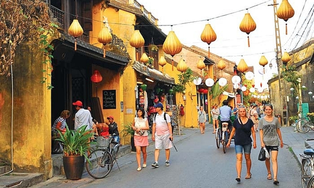 Quảng Nam dự kiến đón khách từ tháng 11/2021 - Ảnh: iStock