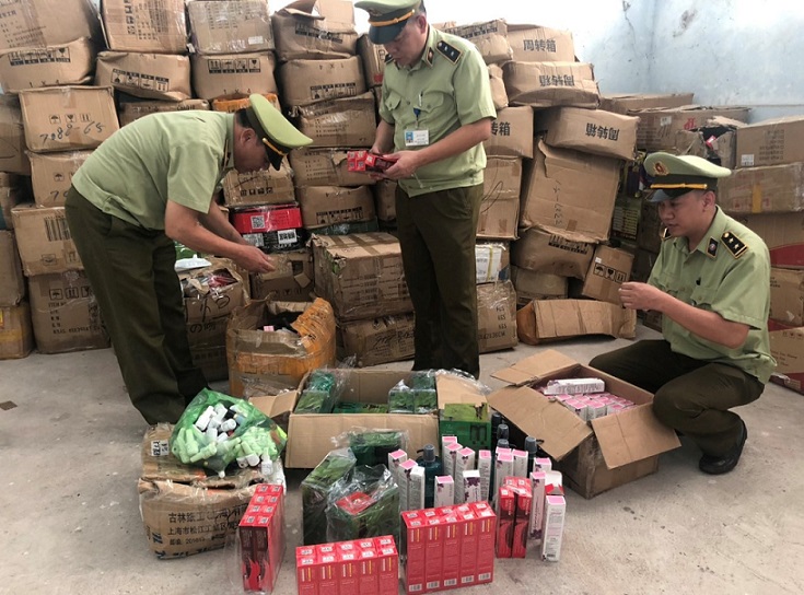 Lô mỹ phẩm nhập khẩu vô chủ.