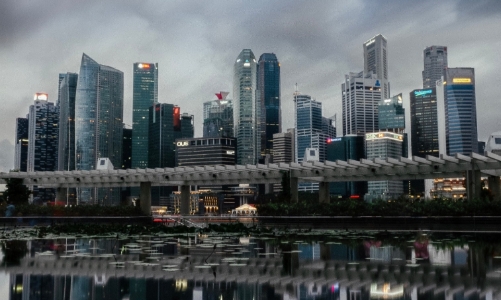 Cần làm việc bao nhiêu năm để mua một căn hộ 60m2 tại Hồng Kông, Singapore, Tokyo?