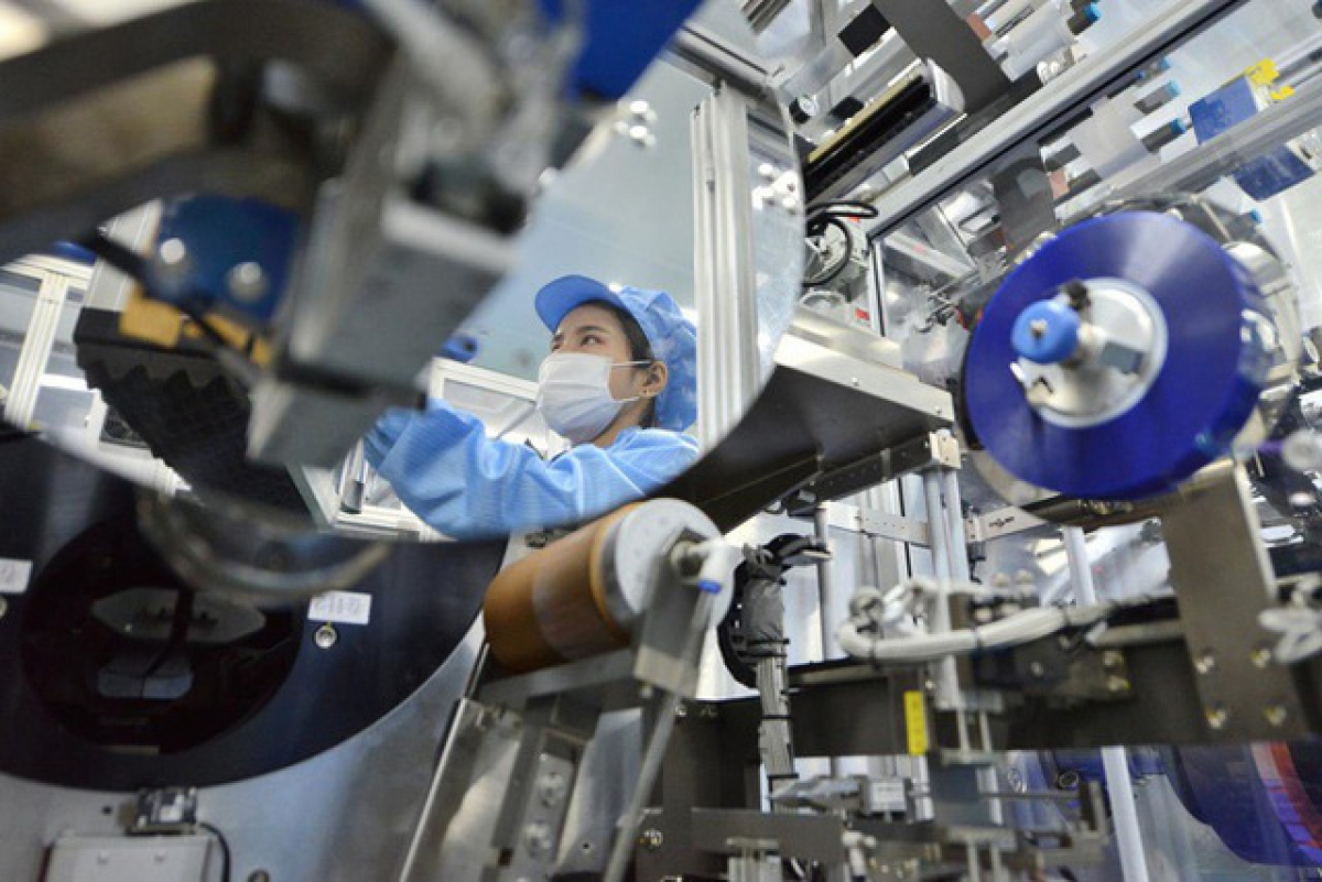 Trong Danh mục quốc gia các dự án kêu gọi đầu tư nước ngoài giai đoạn 2021-2025, ngoài tên dự án còn có mục tiêu dự án, địa điểm thực hiện, quy mô/thông số kỹ thuật, tổng vốn đầu tư, hình thức đầu tư, địa chỉ liên hệ.