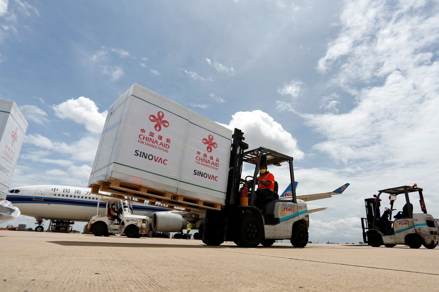 Sinovac l&agrave; nh&agrave; cung cấp vaccine nhiều nhất thế giới - Ảnh: Getty Images