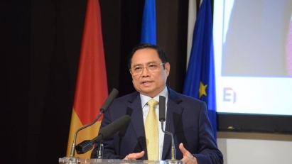 PM calls for French investment