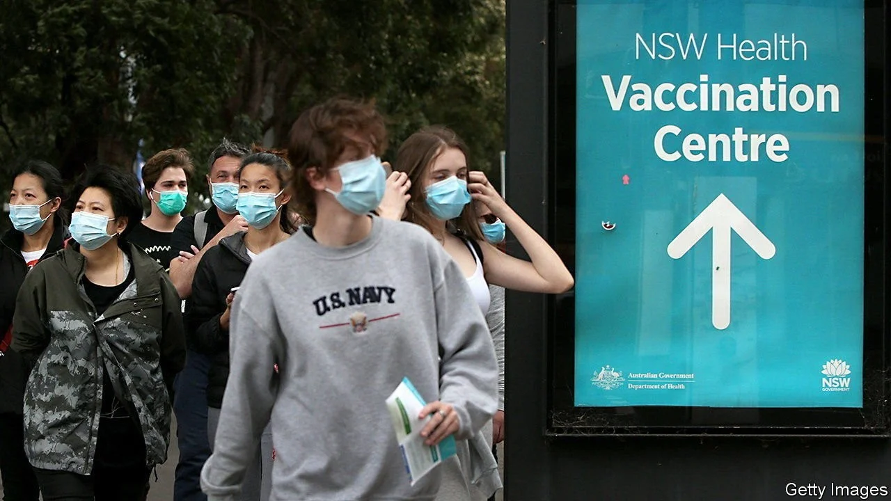 Nếu đạt được mục ti&ecirc;u ti&ecirc;m chủng cho&nbsp;70% d&acirc;n số thế giới , Covid-19 sẽ rất kh&aacute;c về mặt dịch tễ học.