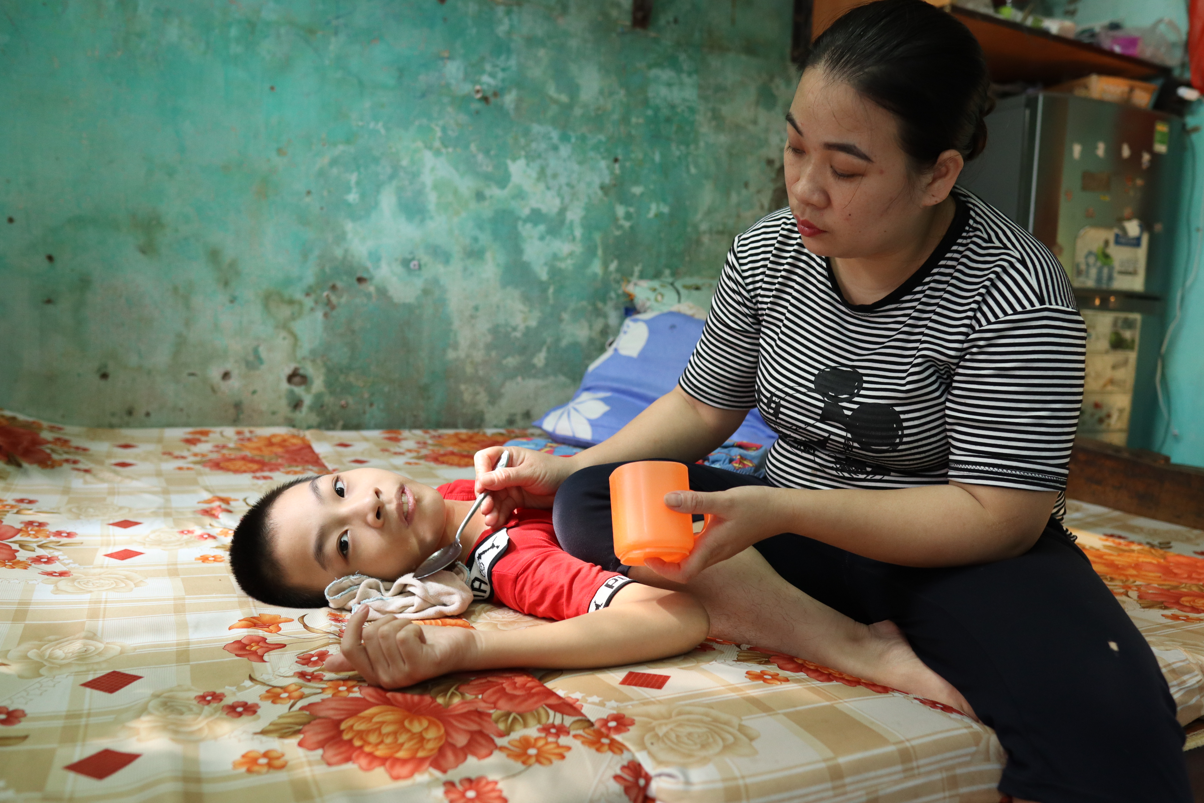 Người yếu thế, khuyết tật cần được hỗ trợ nhiều hơn.