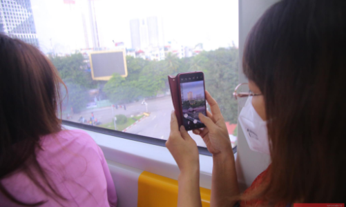 Người dân Hà Nội trải lòng về dự án đường sắt kéo dài một thập kỷ