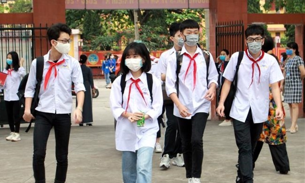 Hơn 85.000 học sinh ở TP.HCM nô nức trong ngày đầu tiên được trở lại trường 04/01/2022 sau hơn 8 tháng ở nhà và học online.