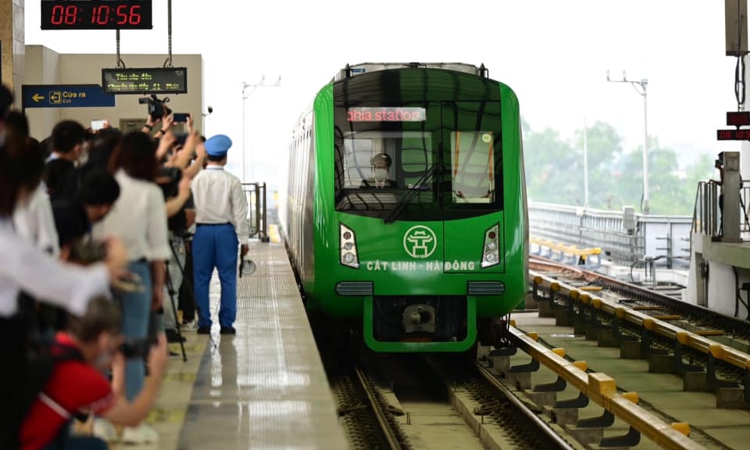 Đường sắt đô thị tuyến Cát Linh - Hà Đông chính thức vận hành.