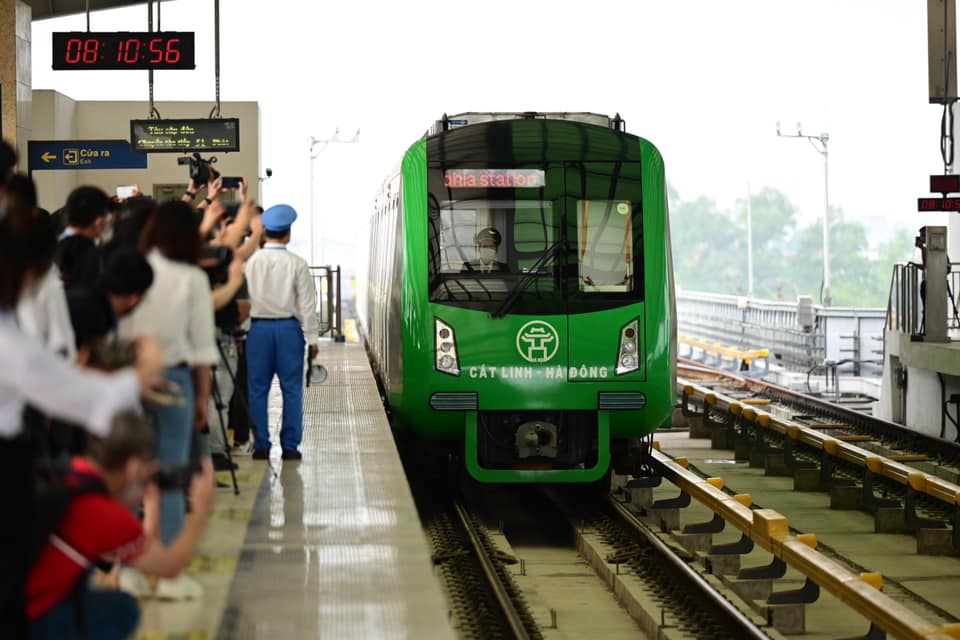 Đường sắt đô thị tuyến Cát Linh - Hà Đông chính thức vận hành.