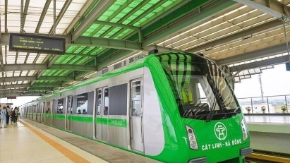 Cat Linh - Ha Dong metro line opens