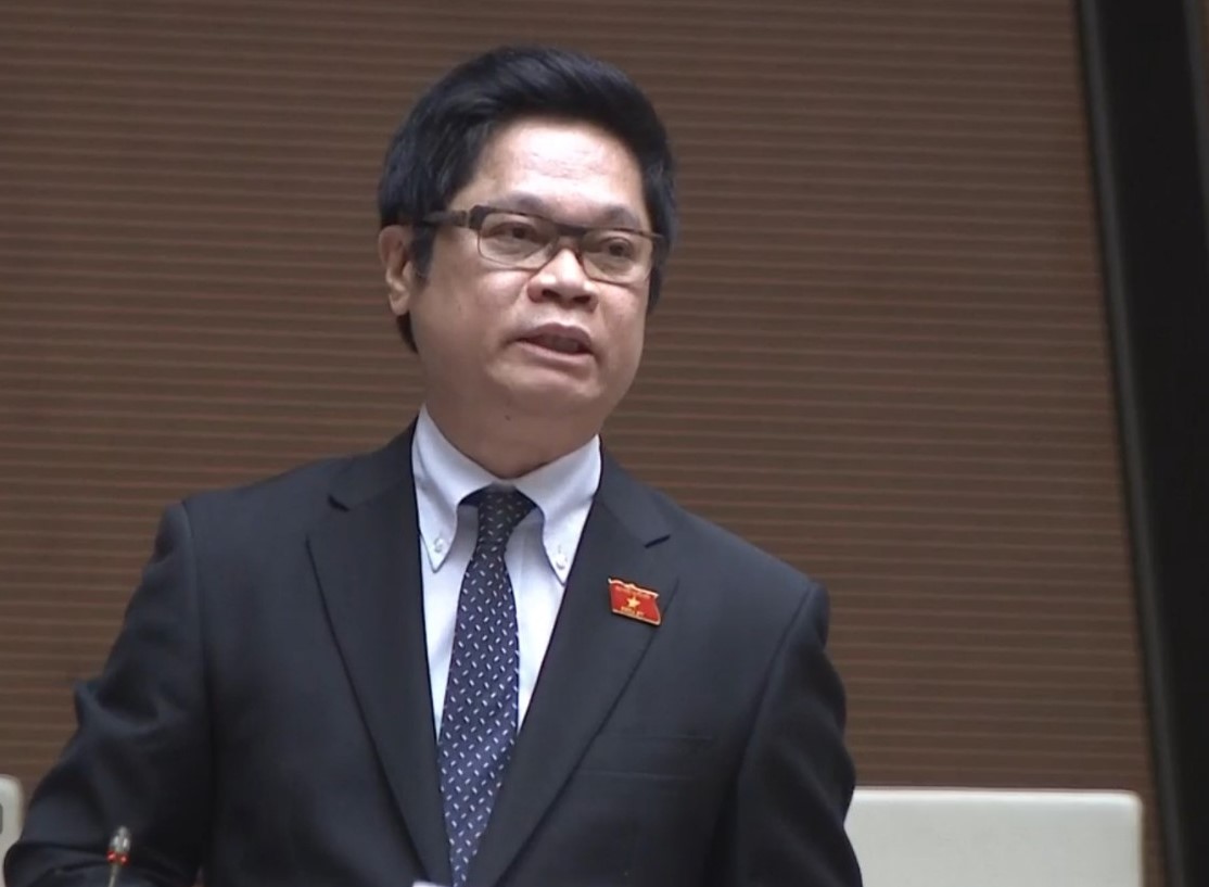 Đại biểu Vũ Tiến Lộc tham gia thảo luận.