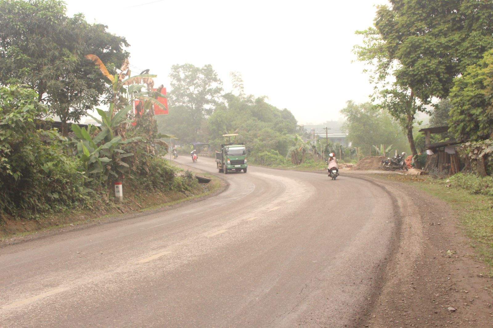 Trên tuyến Quốc lộ 1B, đoạn qua địa phận xóm La Vương, Thái Nguyên thường xuyên xảy ra va quệt, tai nạn giao thông.