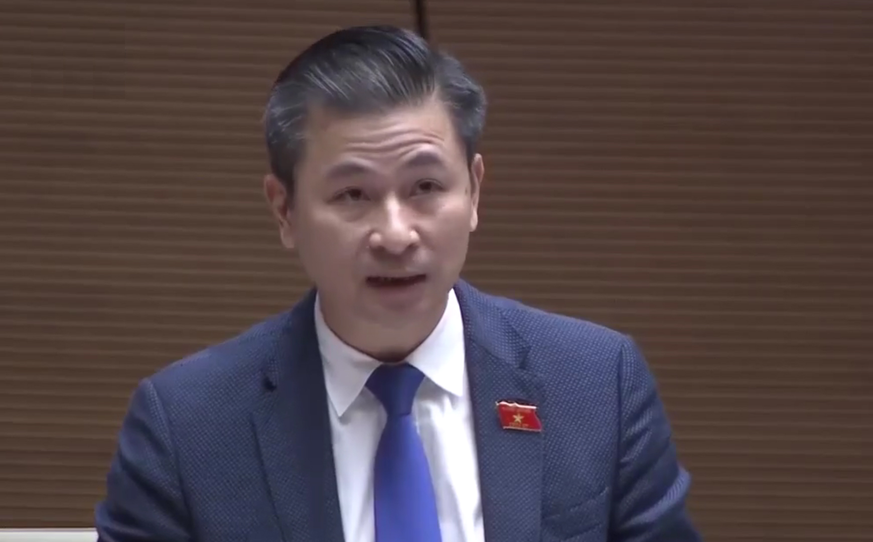 Đại biểu Nguyễn Phi Thường.