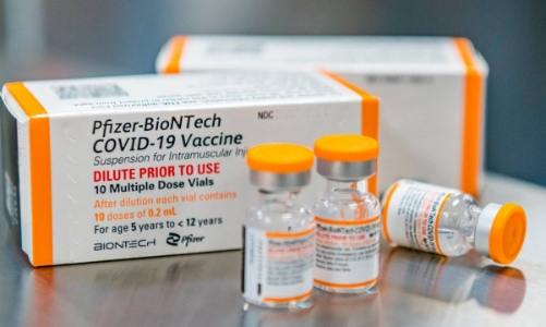 Pfizer đổi màu nắp lọ vaccine cho trẻ em để tránh những sự cố tiêm nhầm