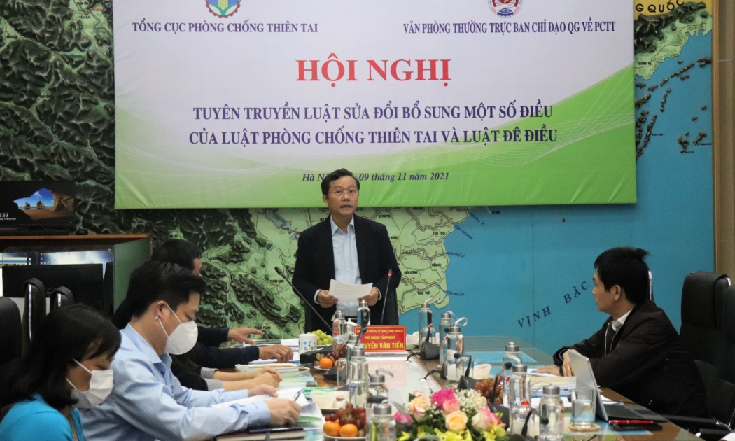 Ông Nguyễn Văn Tiến chủ trì ở điểm cầu Hà Nội.