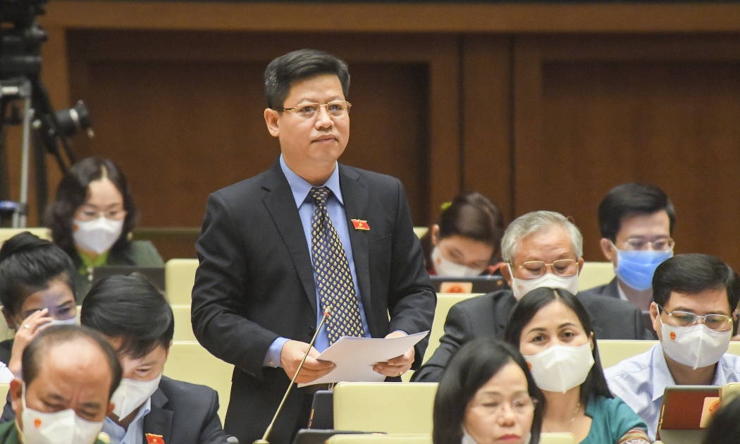 Đại biểu Vũ Tuấn Anh (Phú Thọ) phát biểu tại phiên thảo luận - Ảnh: Quochoi.vn