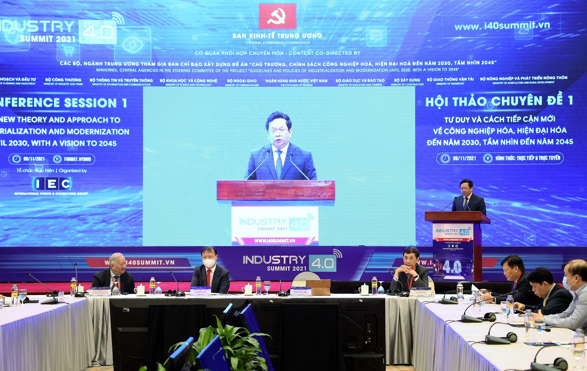 Hội thảo chuyên đề “Tư duy và cách tiếp cận mới về công nghiệp hóa, hiện đại hóa đến năm 2030, tầm nhìn đến năm 2045”.