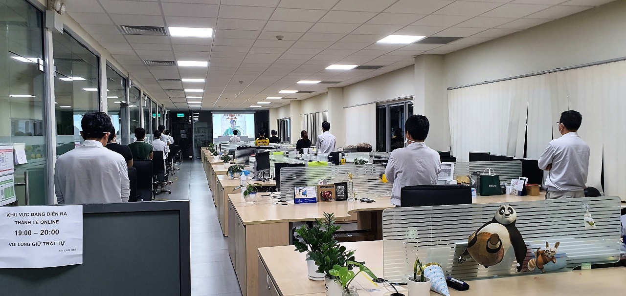 Các hoạt động gắn kết nội bộ, bao gồm tổ chức thánh lễ trực tuyến tại nhà máy được tổ chức phù hợp với thực tế ở từng địa điểm.