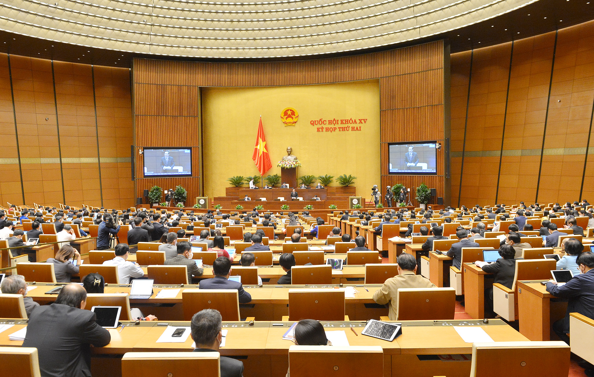 To&agrave;n cảnh phi&ecirc;n chất vấn chiều 10/11. Ảnh - Quochoi.vn.&nbsp;