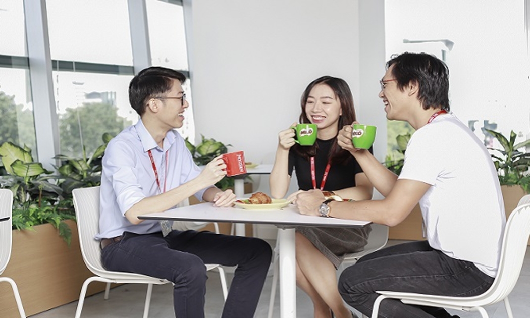 Công ty duy trì sự linh hoạt, phối hợp nhịp nhàng giữa các bộ phận, phòng ban khác nhau, nhờ nền tảng an sinh tại nơi làm việc.