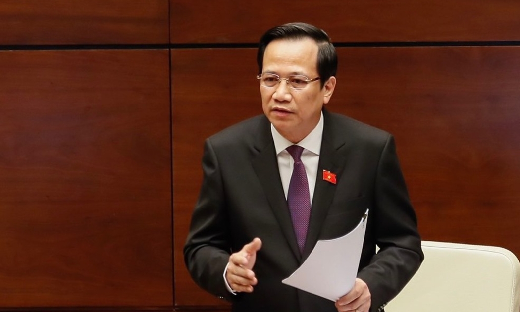 Bộ trưởng Bộ Lao động - Thương binh và Xã hội Đào Ngọc Dung trả lời chất vấn chiều 10/11. Ảnh - VGP.