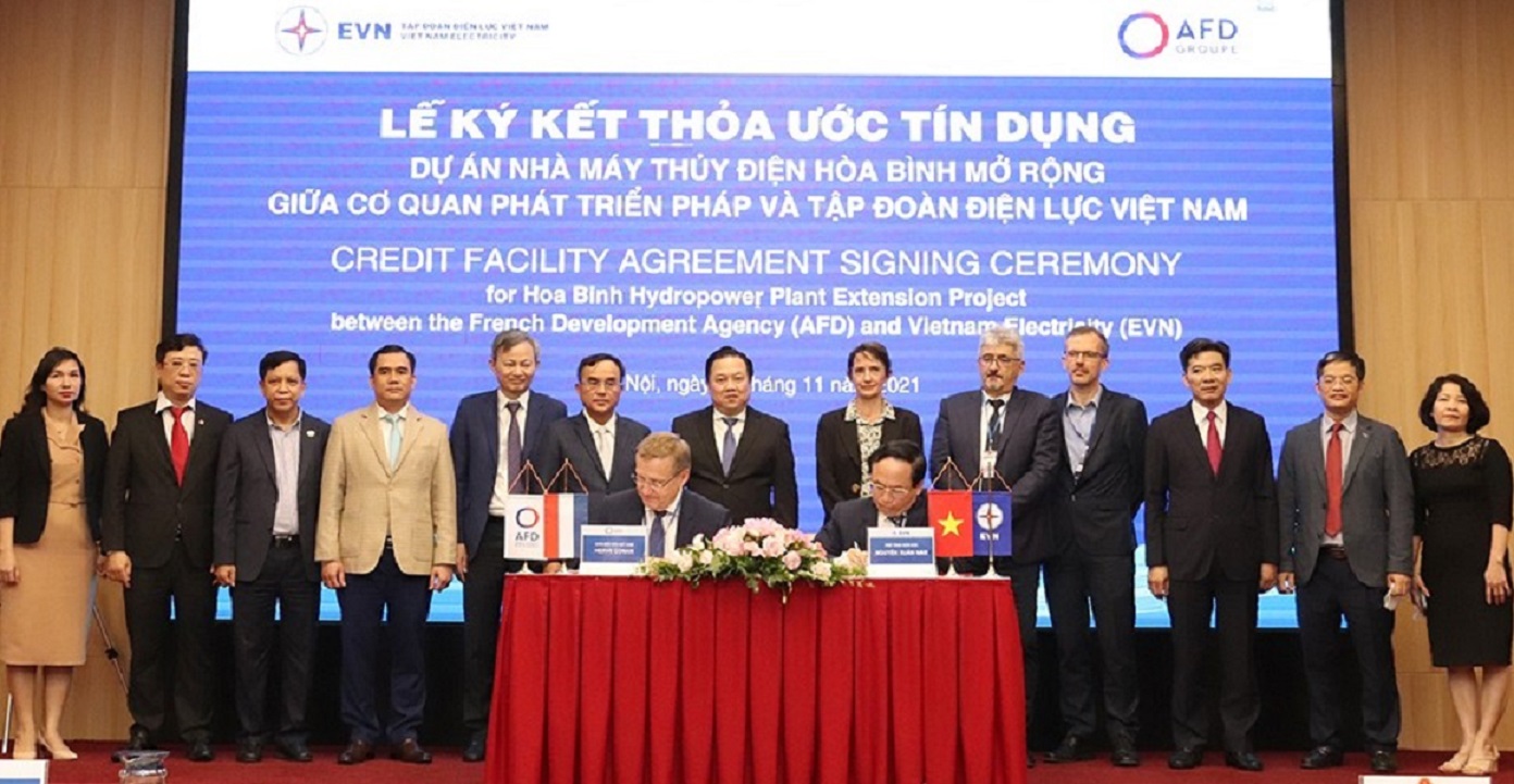 Lễ ký kết giữa EVN và AFD.