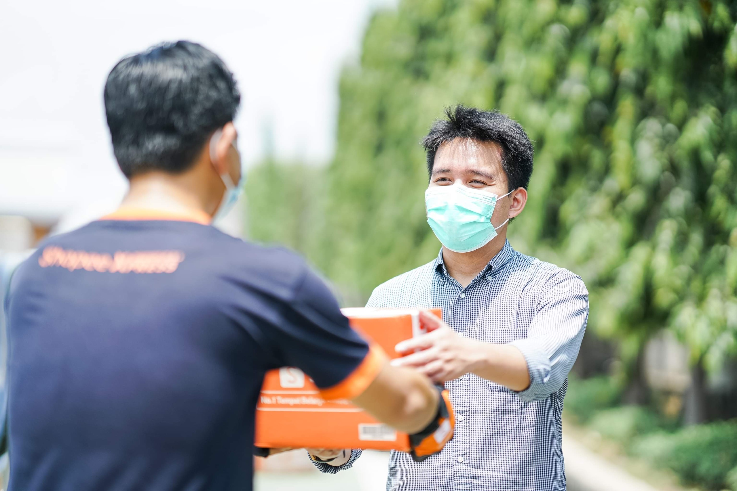 Áp lực với doanh nghiệp logistics vừa phải đảm bảo thời gian giao hàng vừa phải thực hiện đầy đủ các nguyên tắc an toàn 5K