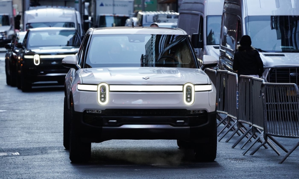 Mẫu bán tải điện R1T của Rivian - Ảnh: Bloomberg.