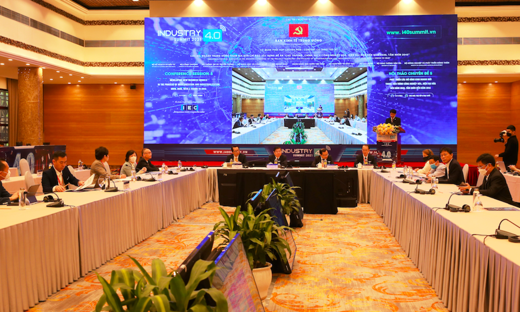 Hội thảo chuyên đề 5 về “Phát triển các mô hình kinh doanh mới trong tiến trình công nghiệp hóa, hiện đại hóa đến năm 2030, tầm nhìn đến năm 2045” sáng 11/11.