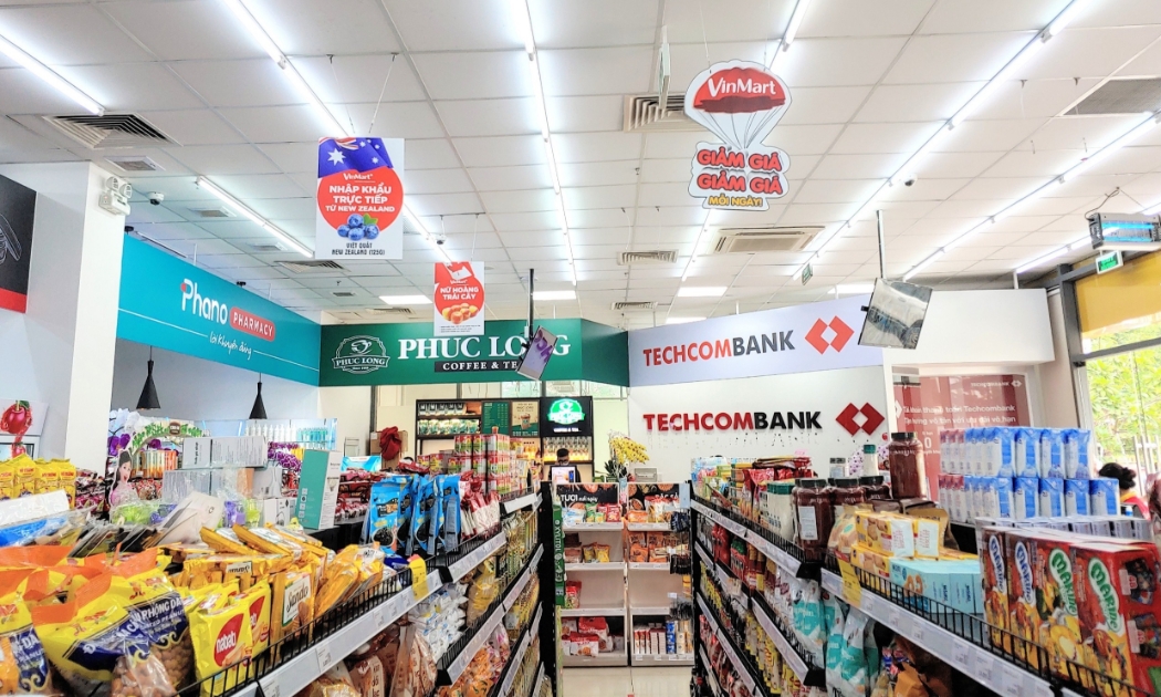 Các cửa hàng mini-mall tích hợp kiosk Phúc Long, dịch vụ ngân hàng Techcombank, dược phẩm Phano là một phần trong chiến lược Point of Life của Masan..