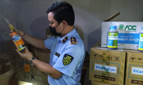Thu giữ hơn 3.500 lít thuốc bảo vệ thực vật cấm sử dụng