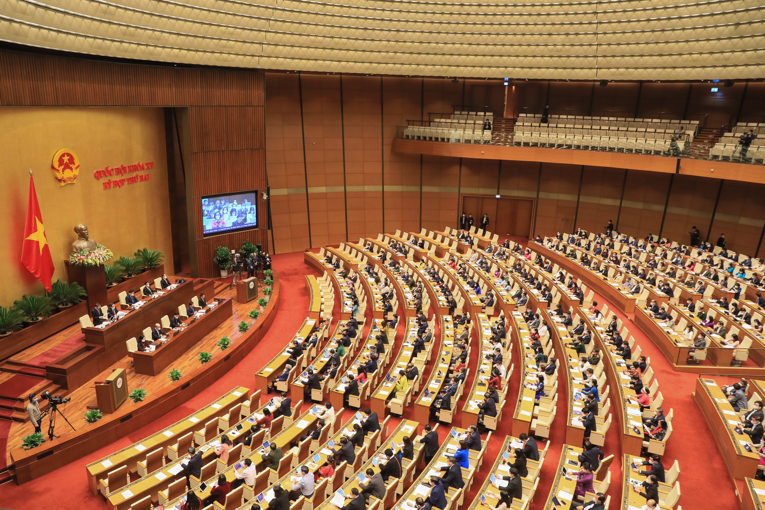 To&agrave;n cảnh phi&ecirc;n chất vấn v&agrave; trả lời chất vấn - Ảnh: Quochoi.vn