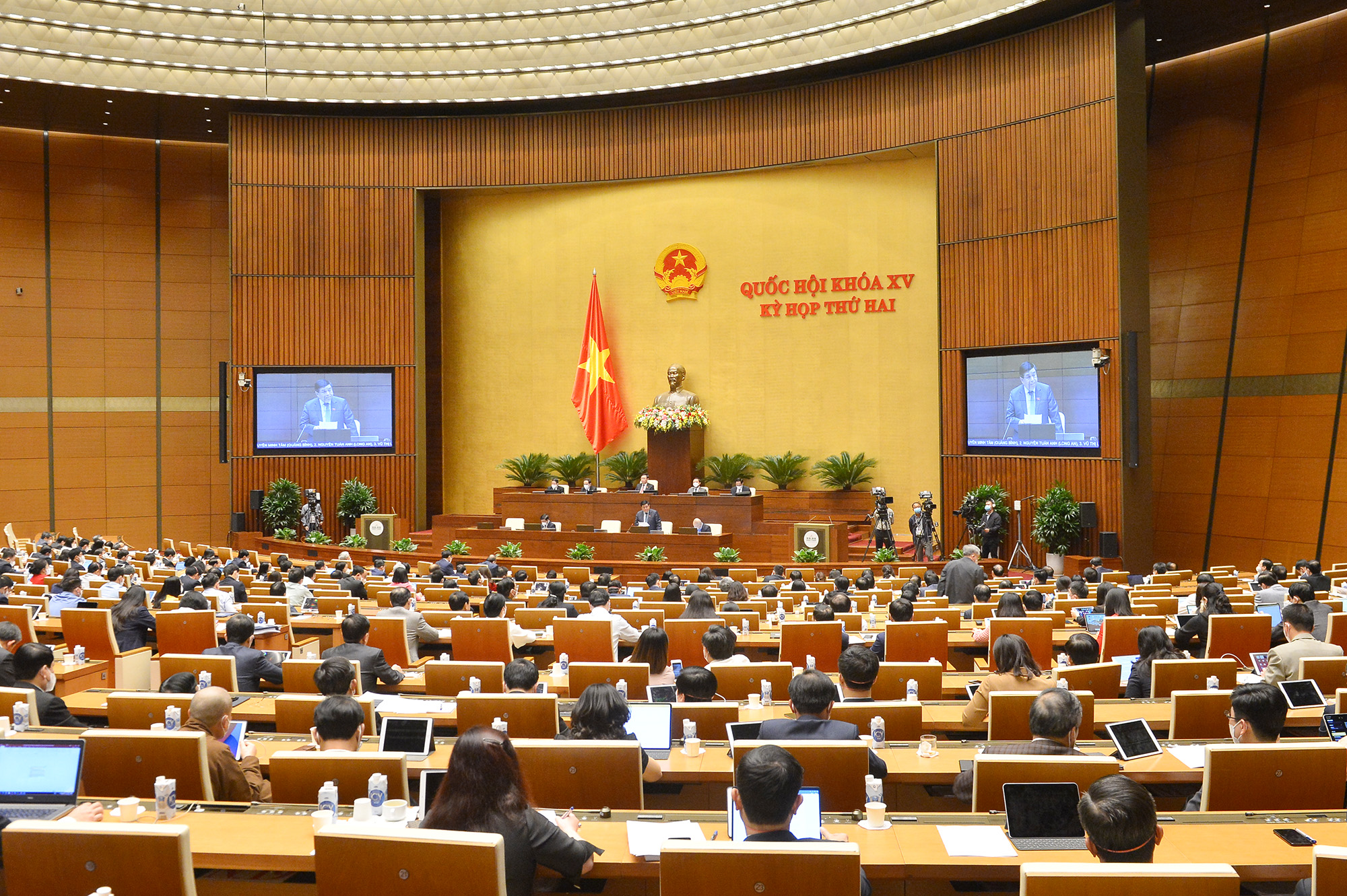 To&agrave;n cảnh phi&ecirc;n chất vấn v&agrave; trả lời chất vấn - Ảnh: Quochoi.vn