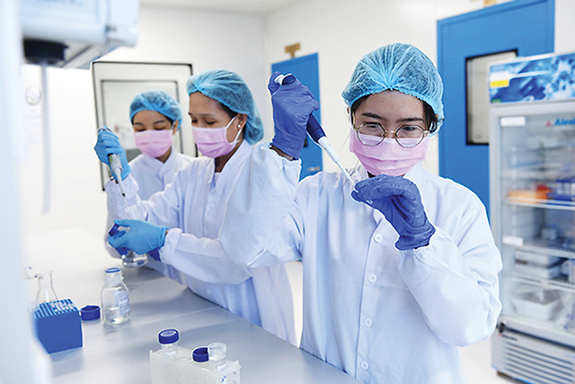 Vừa “đẩy” vừa “cản” phát triển vaccine nội