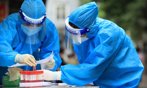 Ngày 14/11: Thêm 8.176 ca Covid-19 