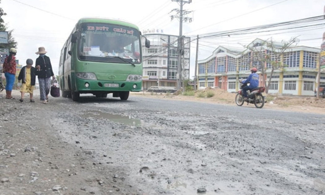 Bộ Giao thông vận tải sẽ bố trí vốn trong kế hoạch đầu tư công trung hạn hoàn thành tuyến tránh Cao Lãnh đang đầu tư dở dang.