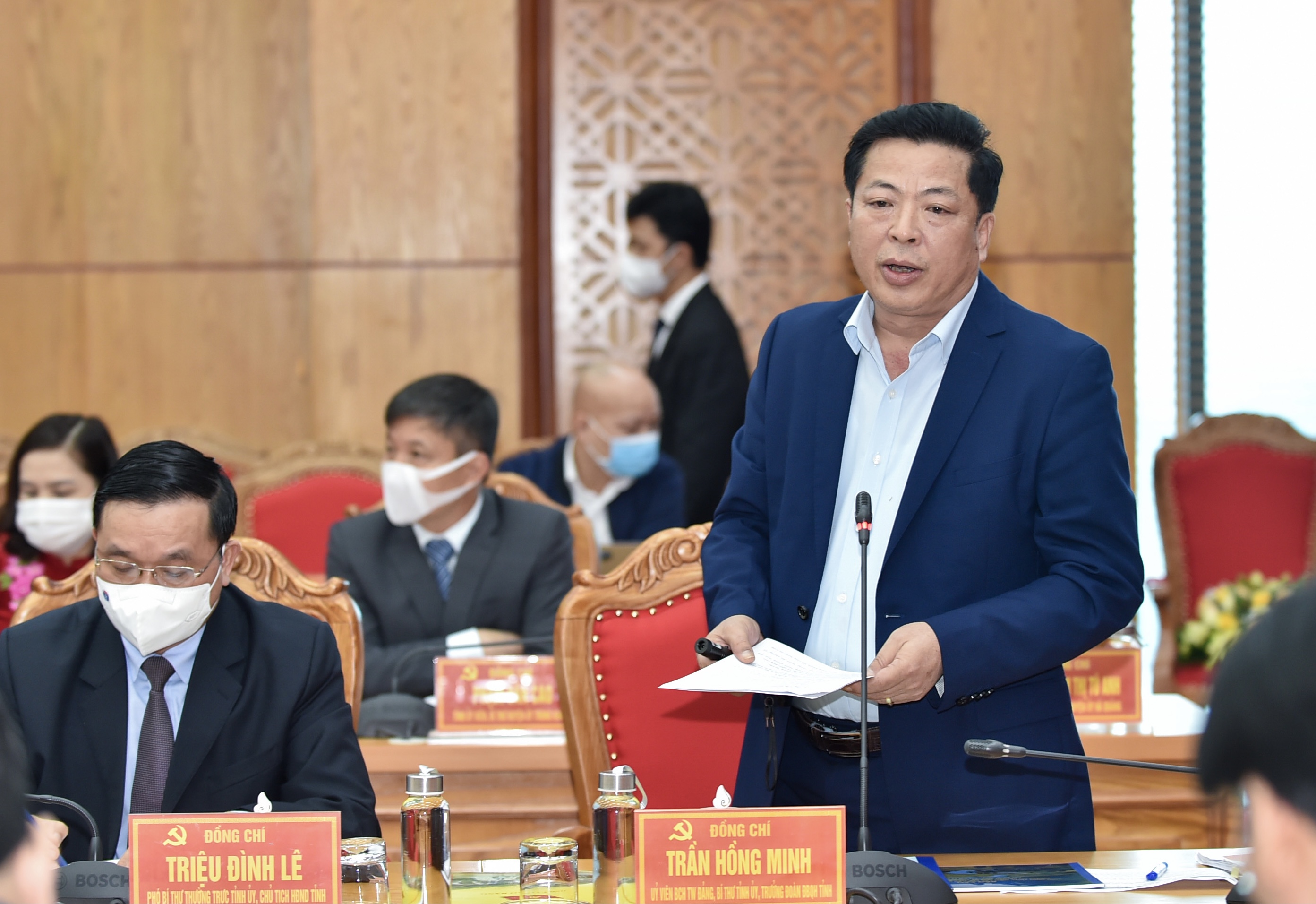 Bí thư Tỉnh ủy Cao Bằng Trần Hồng Minh báo cáo tại buổi làm việc - Ảnh:VGP