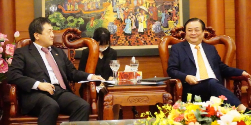 Bộ trưởng Lê Minh Hoan làm việc với Trưởng Văn phòng JICA.