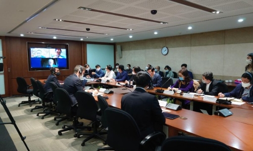 Càng chần chừ, dư địa thời gian cho hồi phục kinh tế của Việt Nam càng hẹp lại