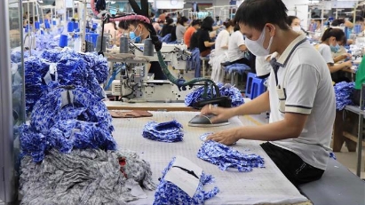 Labor shortages to continue into first half of 2022