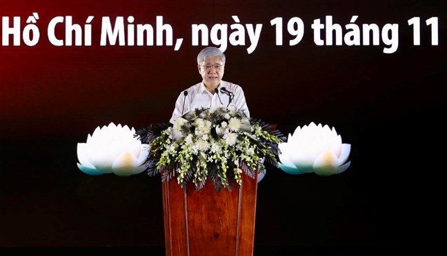 Chủ tịch Uỷ ban Trung ương Mặt trận Tổ quốc Việt Nam Đỗ Văn Chiến phát biểu tại buổi lễ tưởng niệm. 