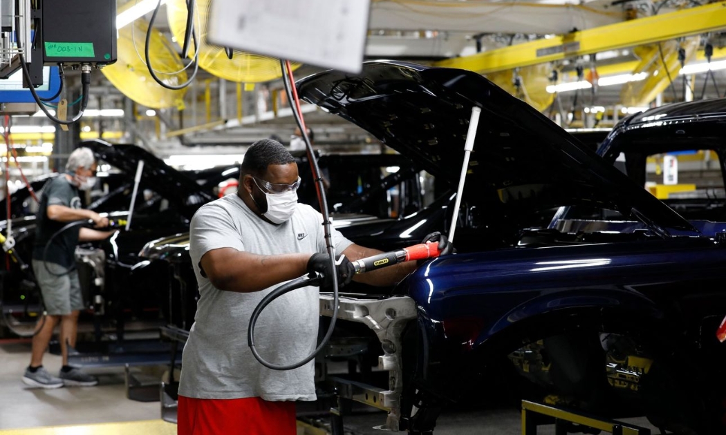 Công nhân tại nhà máy của Ford ở Wayne, Michigan - Ảnh: Getty Images