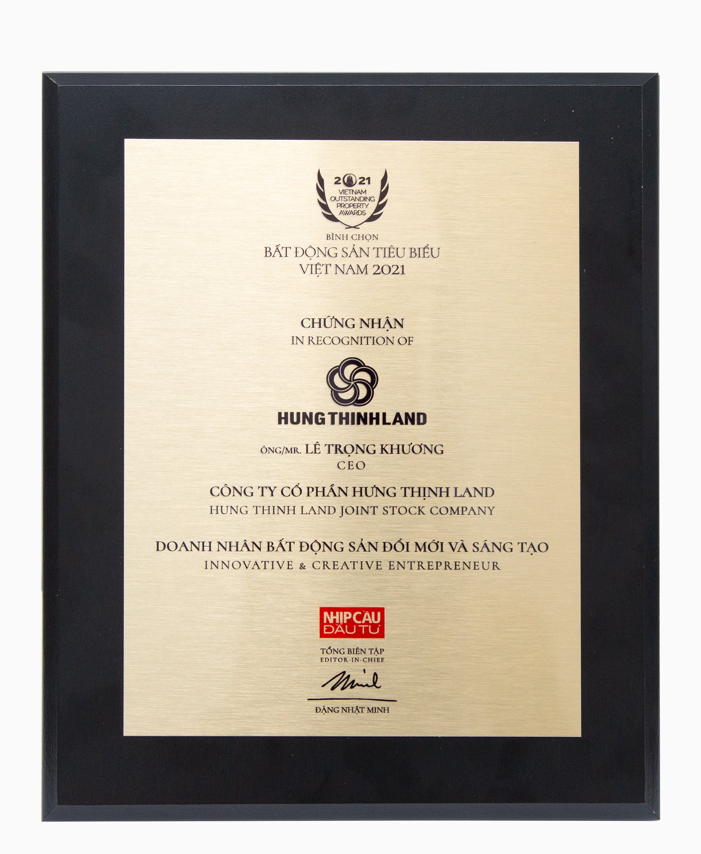 Chứng nhận giải thưởng &ldquo;Doanh nh&acirc;n Bất động sản đổi mới v&agrave; s&aacute;ng tạo&rdquo; d&agrave;nh cho &ocirc;ng L&ecirc; Trọng Khương.