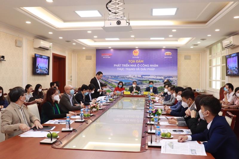 The “Developing housing for workers - Current situation and solutions” seminar.
