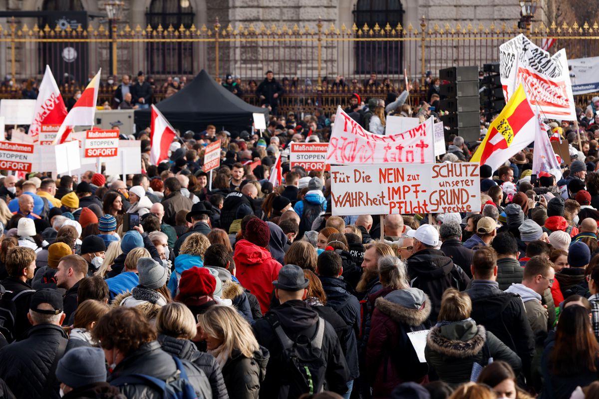 Biểu tình ở Vienna, Áo hôm 20/11 - Ảnh: Reuters.