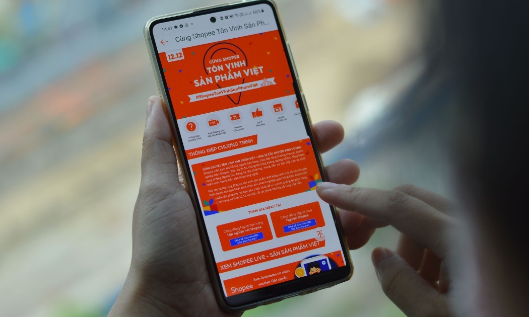 “Cùng Shopee tôn vinh sản phẩm Việt” ra đời như một sự tiếp nối để khẳng định thêm những giá trị mà Shopee mong muốn đóng góp cho cộng đồng. Chương trình kéo dài từ nay đến ngày 12/12, nằm trong chuỗi các hoạt động hướng đến 12/12 Sale sinh nhật trên Shopee.