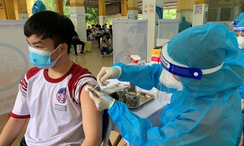 Hà Nội: Từ 23/11 dự kiến tiêm vaccine phòng Covid-19 cho học sinh trung học phổ thông
