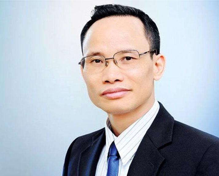 TS. Cấn Văn Lực.