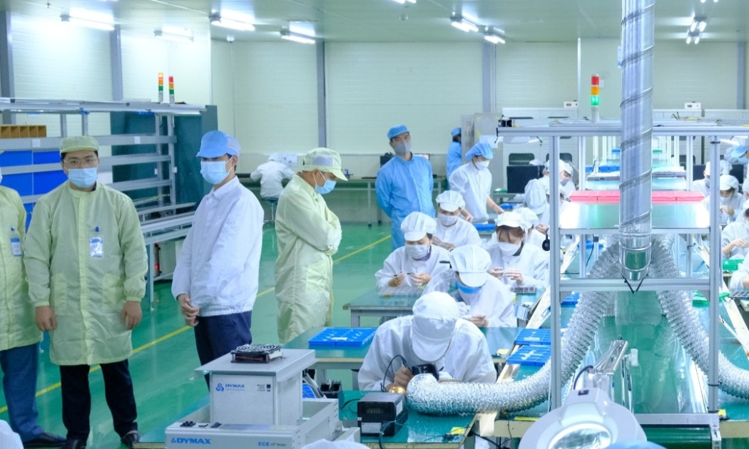 Các loại Jig và Robot sản xuất đều do các kỹ sư Bkav thiết kế.