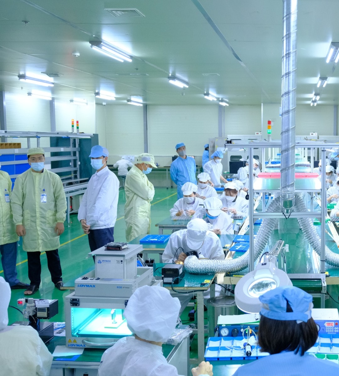 Các loại Jig và Robot sản xuất đều do các kỹ sư Bkav thiết kế.